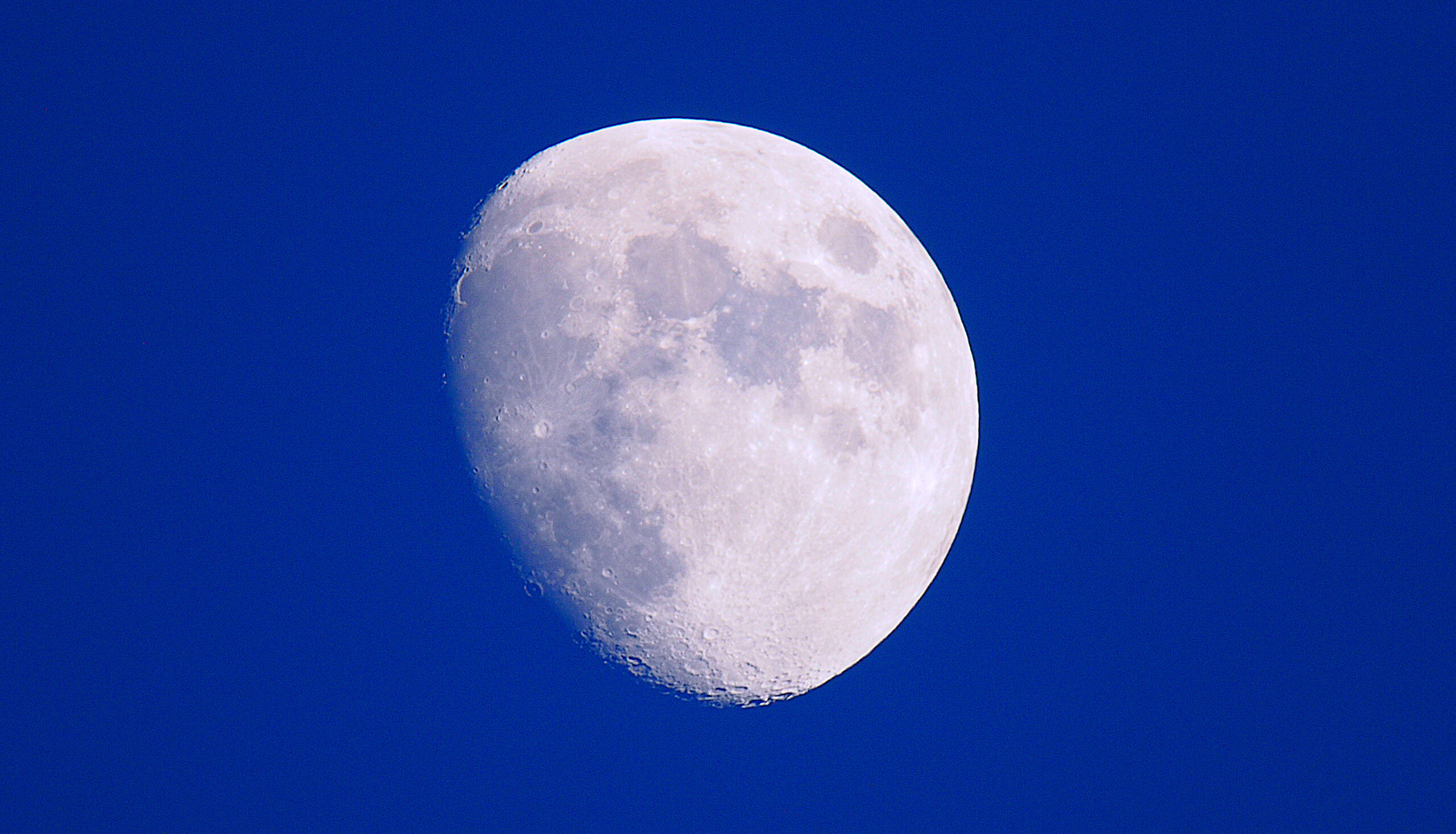 image: waxing moon.