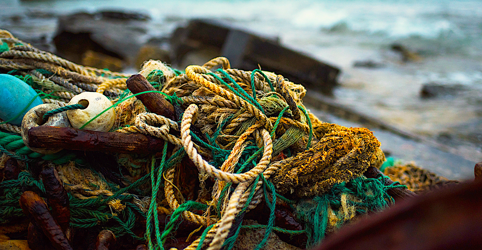 image: derelict rope.