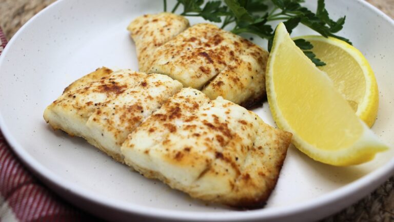 Golden-brown Flounder Fillets - Mariner's Menu