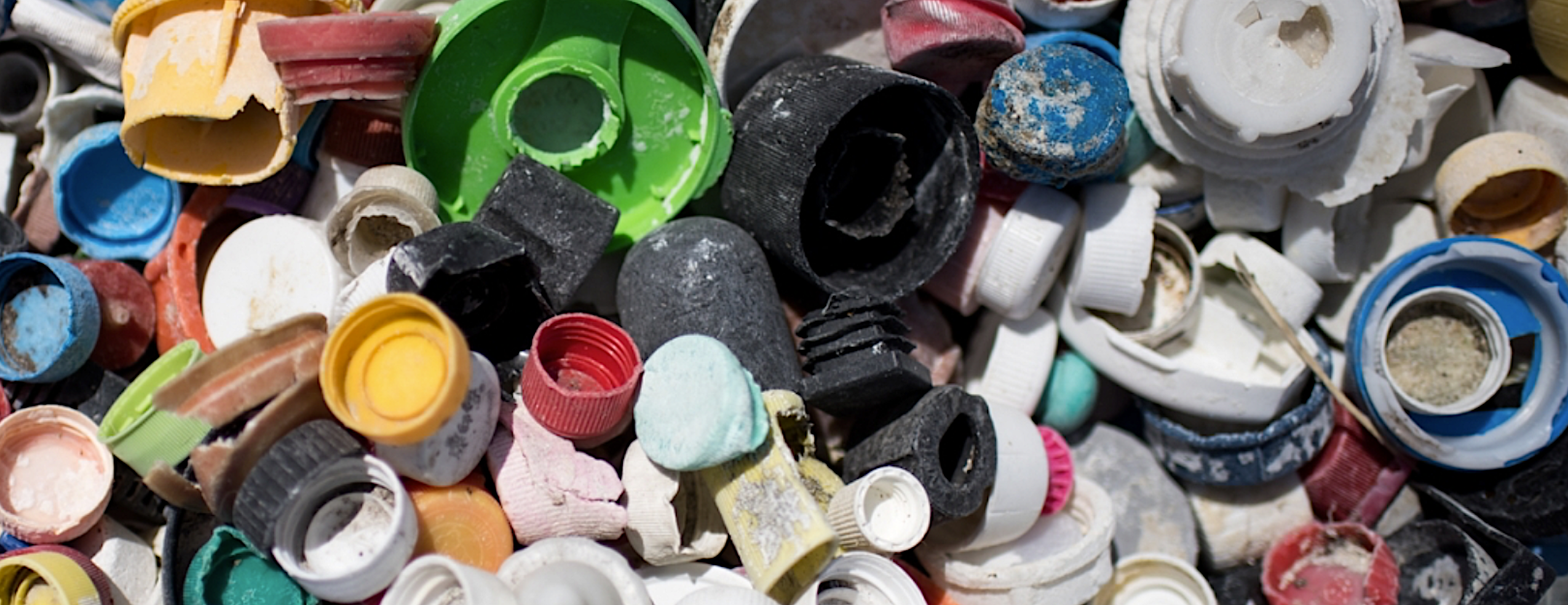 image: plastic debris.